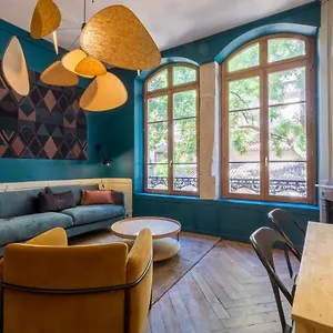 https://honore-suite-saint-nizier.hotels-rhonealpes.com