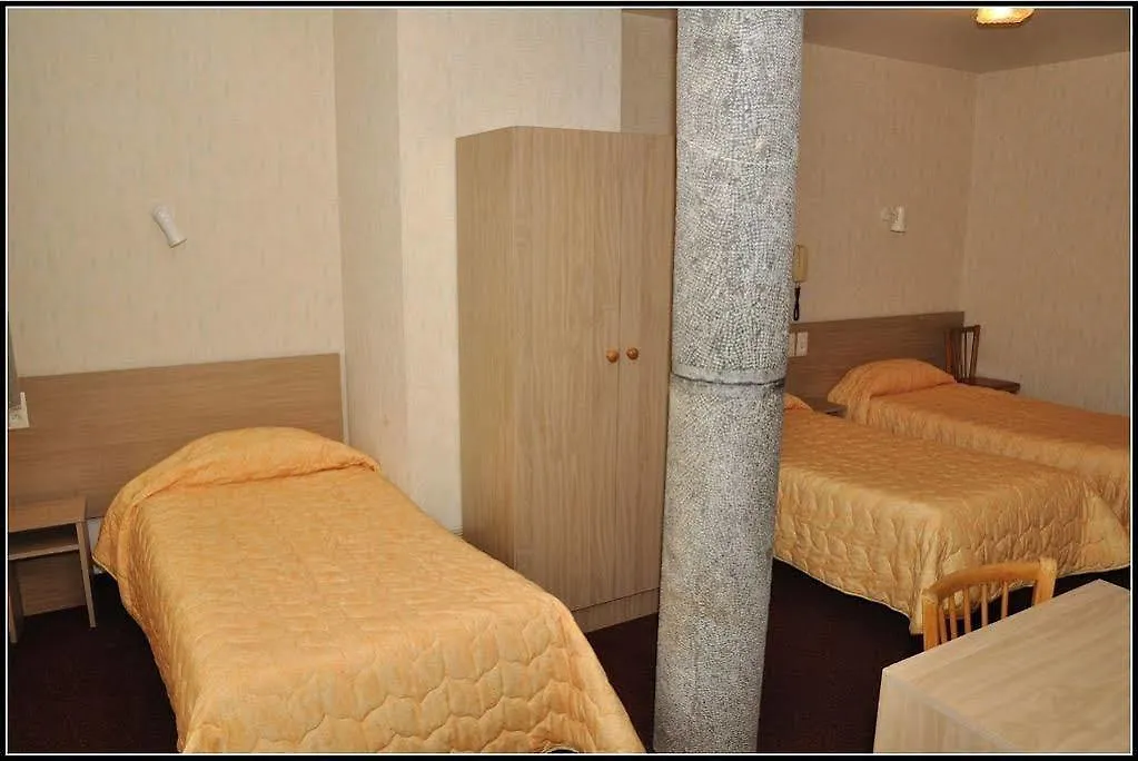Hotel Montfort ルルド