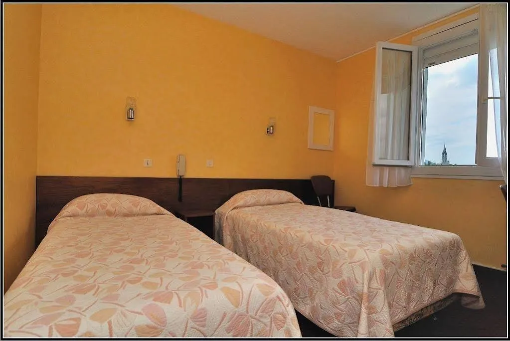 **  Hotel Montfort ルルド フランス